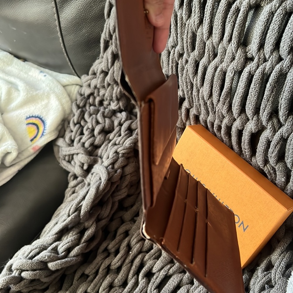 Authentic Louis Vuitton International wallet - Picture 10 of 10